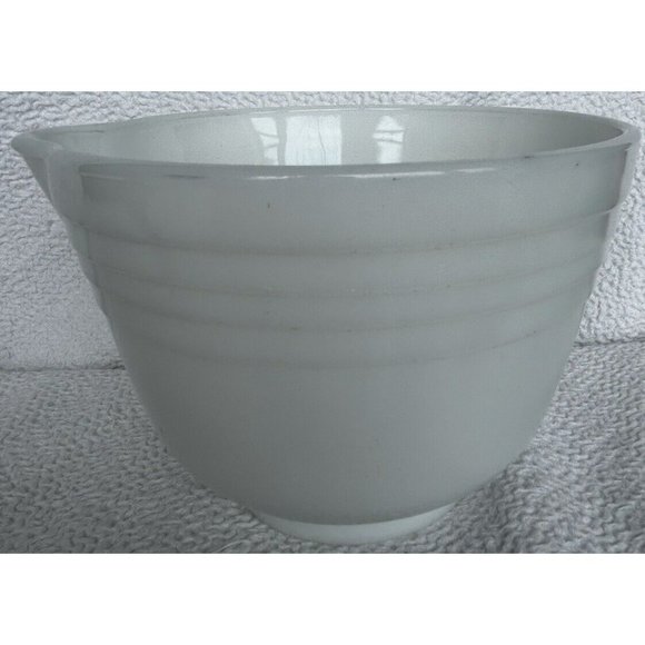 Vintage 1940s PYREX Set Of 2 White Opal Glass Ribbed Mixing Bowls 11c & 4 1/2c - Picture 5 of 16